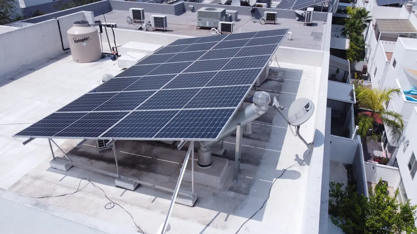 Sistema residencial instalado por Proinsenergy